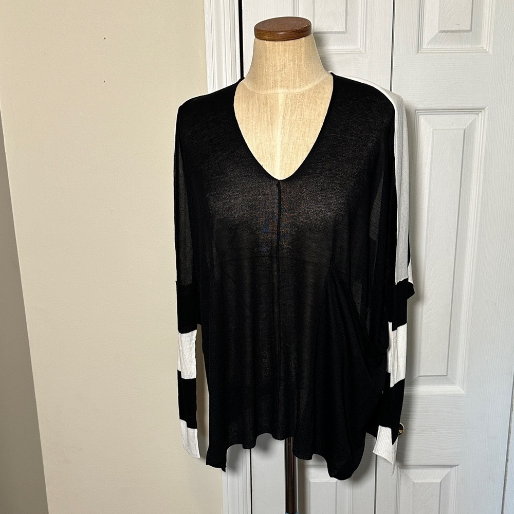 Kerisma Black and White Long Sleeve Top